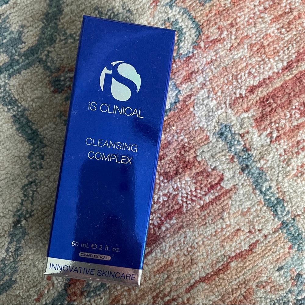 iS Clinicals Cleansing Complex